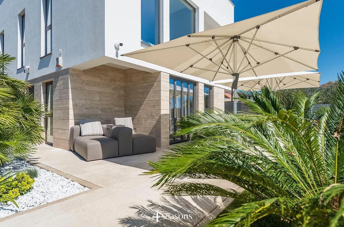Four Seasons Vrsi Twin Villa Beachfront - Heated Pool & Jacuzzi