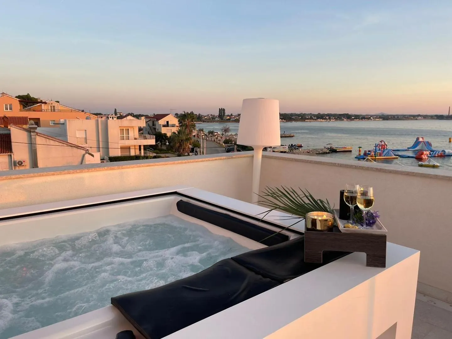 Four Seasons Vrsi Twin Villa Beachfront - Heated Pool & Jacuzzi Croatia