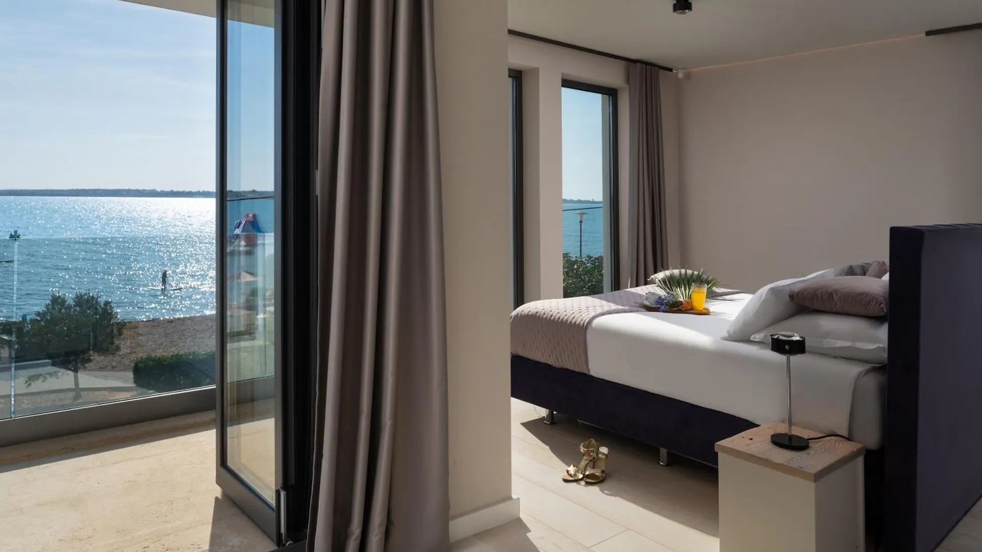 Four Seasons Vrsi Twin Villa Beachfront - Heated Pool & Jacuzzi