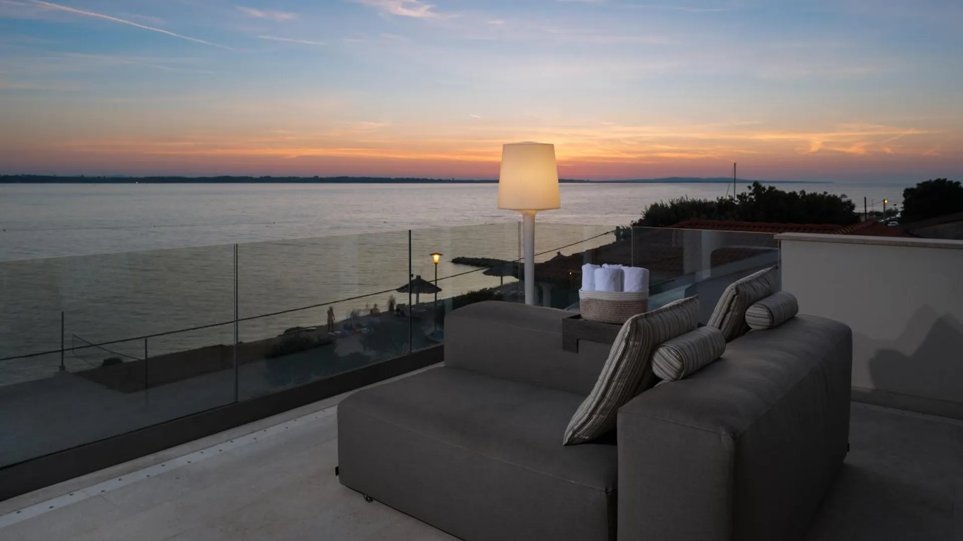 Four Seasons Vrsi Twin Villa Beachfront - Heated Pool & Jacuzzi