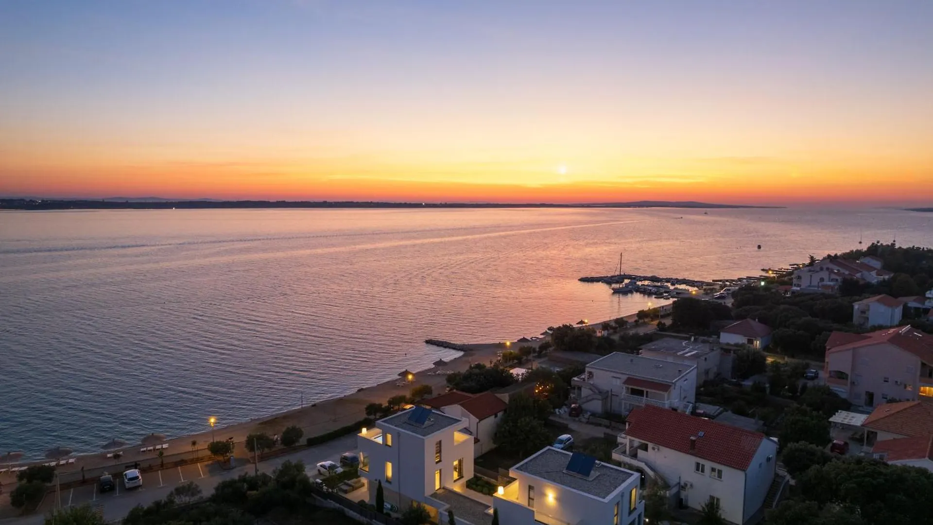 Four Seasons Vrsi Twin Villa Beachfront - Heated Pool & Jacuzzi