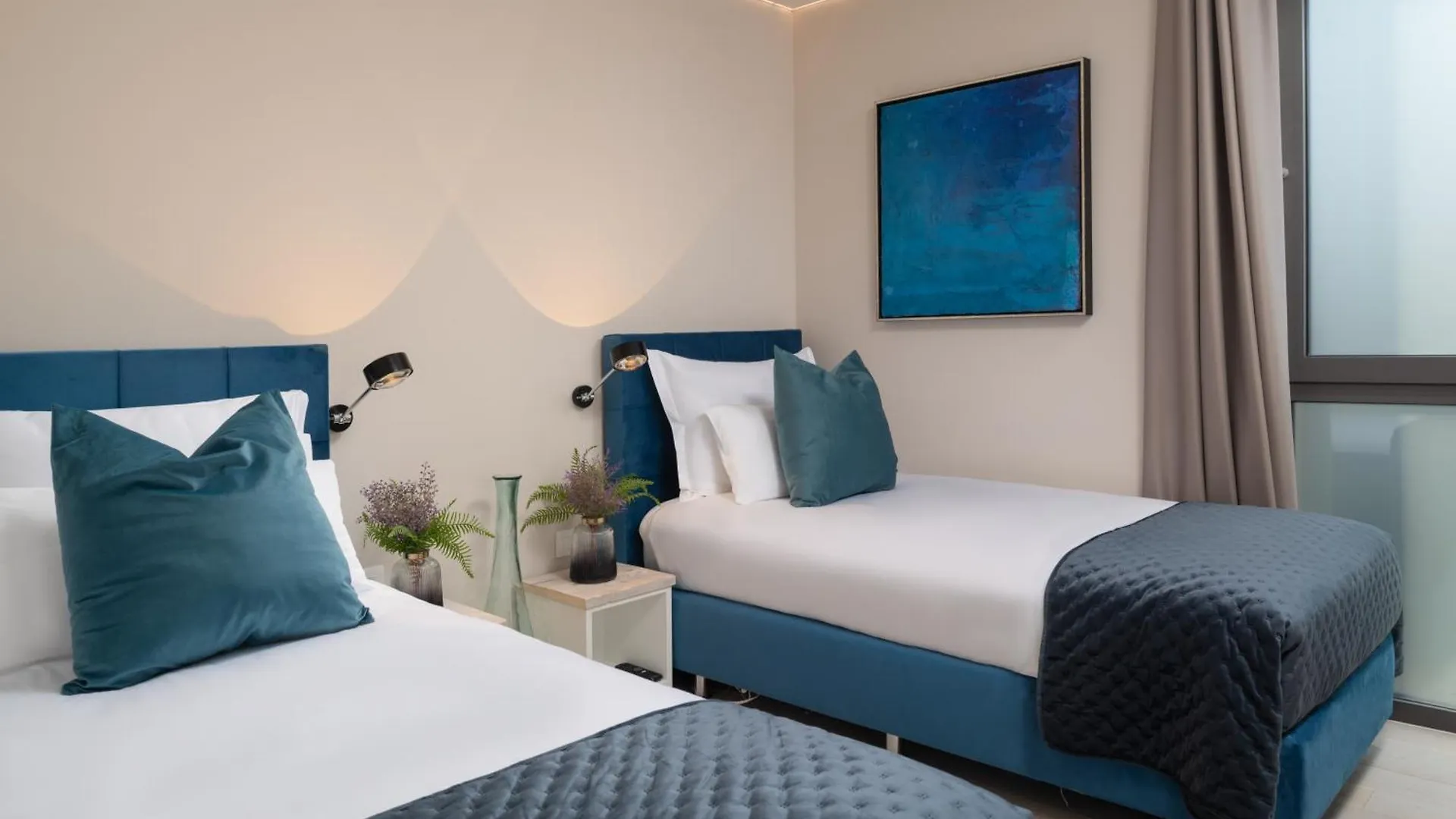 Four Seasons Vrsi Twin Villa Beachfront - Heated Pool & Jacuzzi