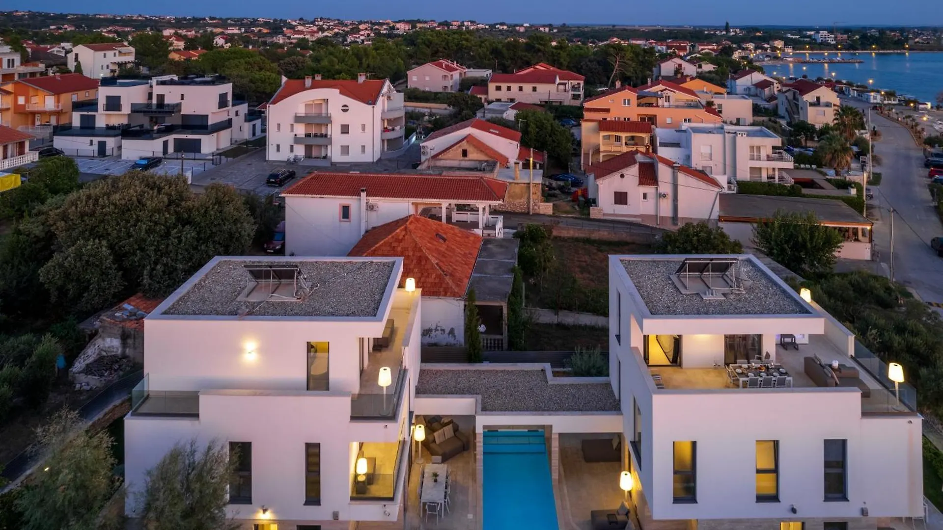 Four Seasons Vrsi Twin Villa Beachfront - Heated Pool & Jacuzzi