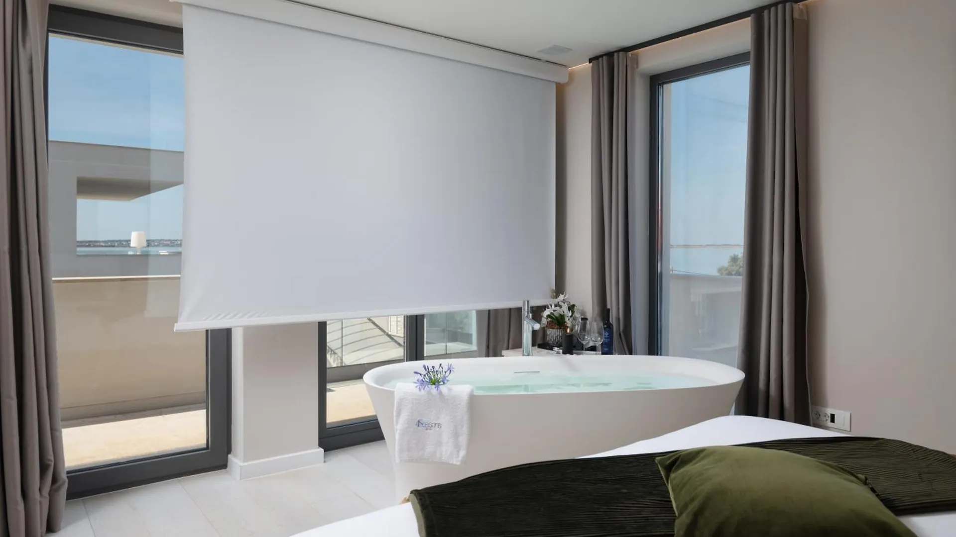 Four Seasons Vrsi Twin Villa Beachfront - Heated Pool & Jacuzzi
