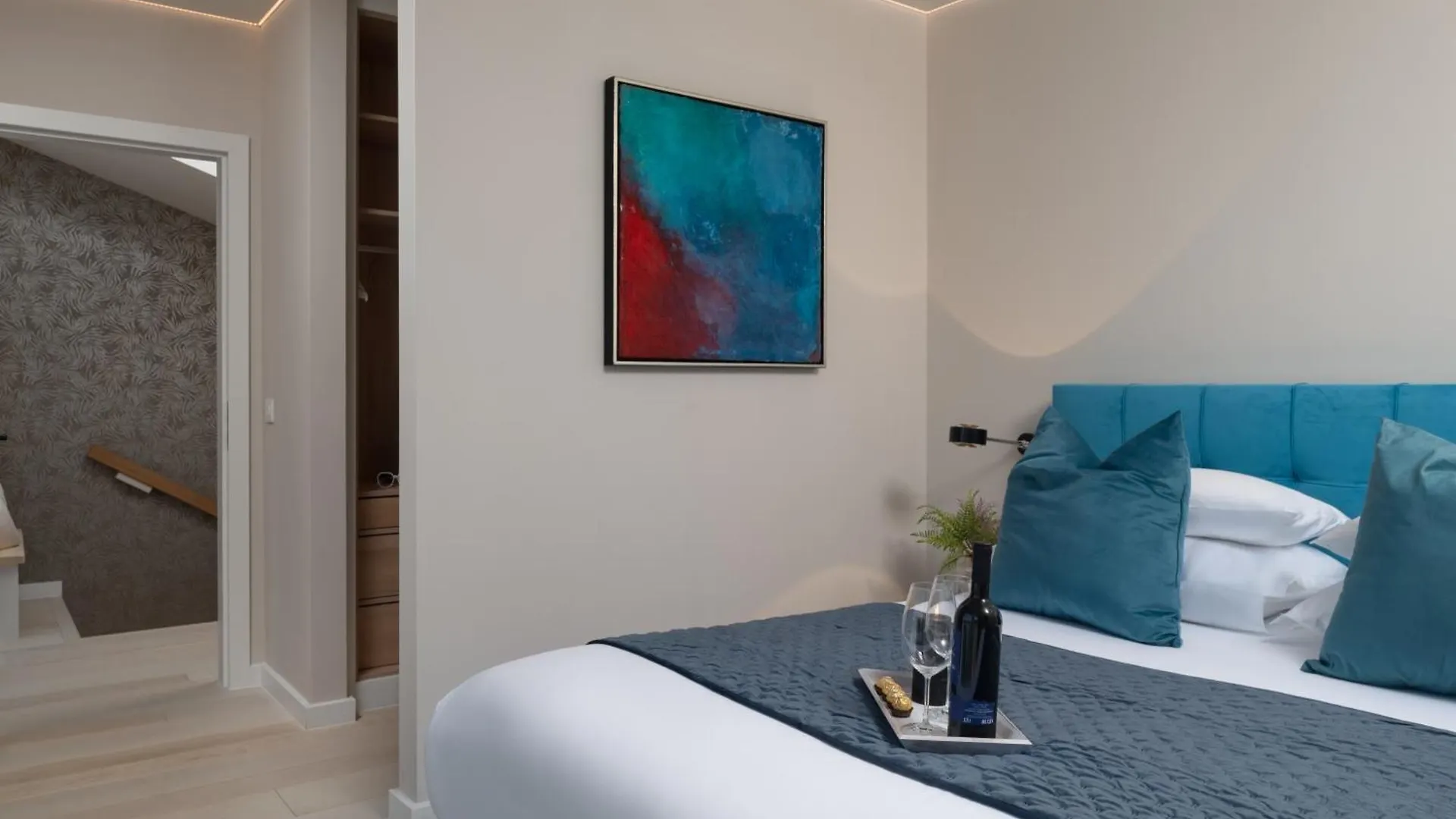 Four Seasons Vrsi Twin Villa Beachfront - Heated Pool & Jacuzzi 0*,