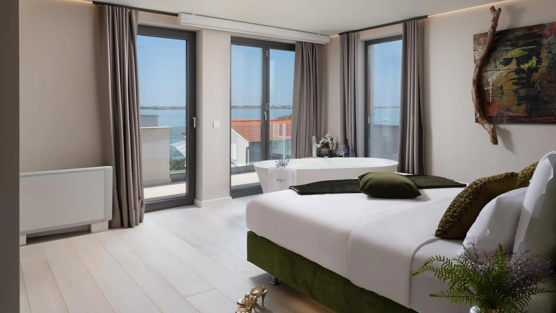 Four Seasons Vrsi Twin Villa Beachfront - Heated Pool & Jacuzzi 0*,
